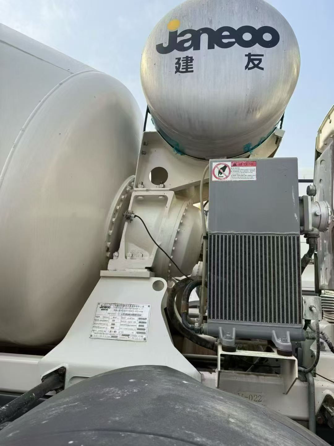 Overseas Type Vi Howo Jianyou Large 12-Cubic Meter Concrete Transport Mixer Truck with Weichai 350 Horsepower Cement Tank