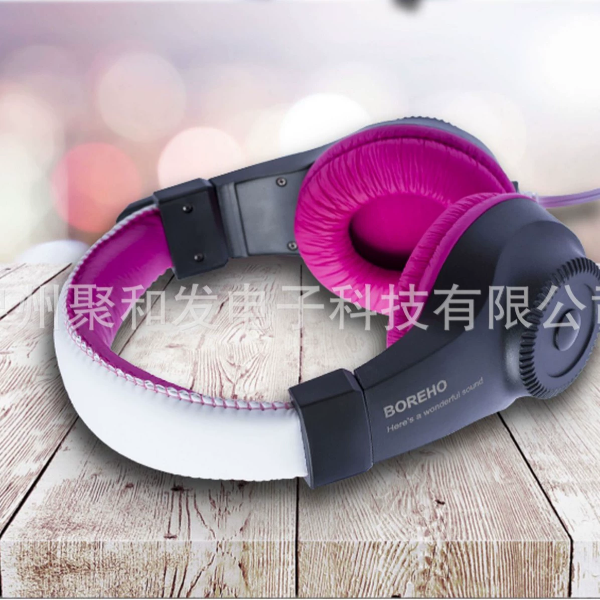 Compatible electronic musical instruments, synthesizer, guitar, headphones, 3
