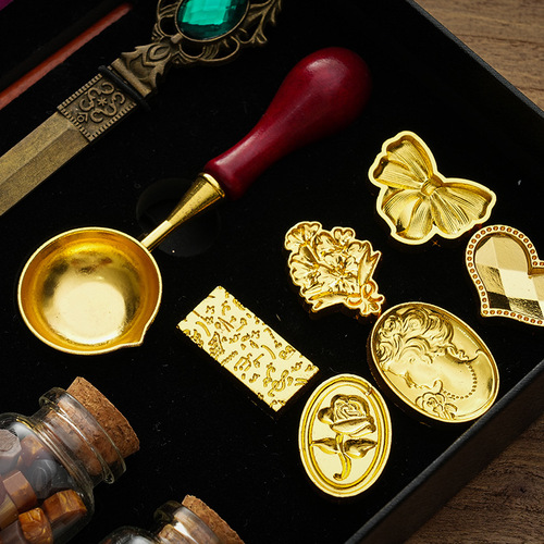 European-style British quill pen set dipped in water and fire paint seal feather pen gift box Children's Day gift pen for classmates