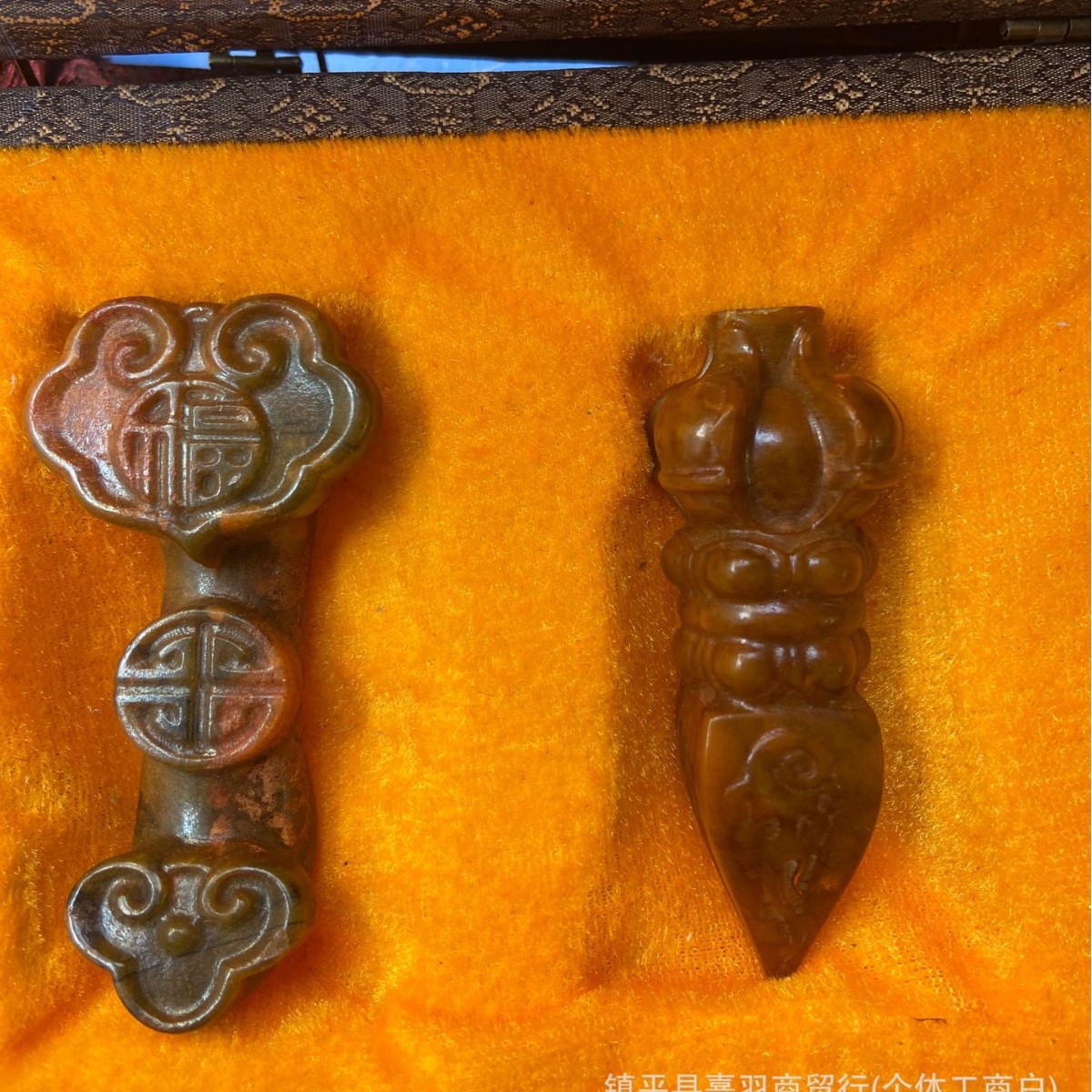 뱀의 해에 가장 인기 있는 루이 바즈라 투피스 선물 상자 세트