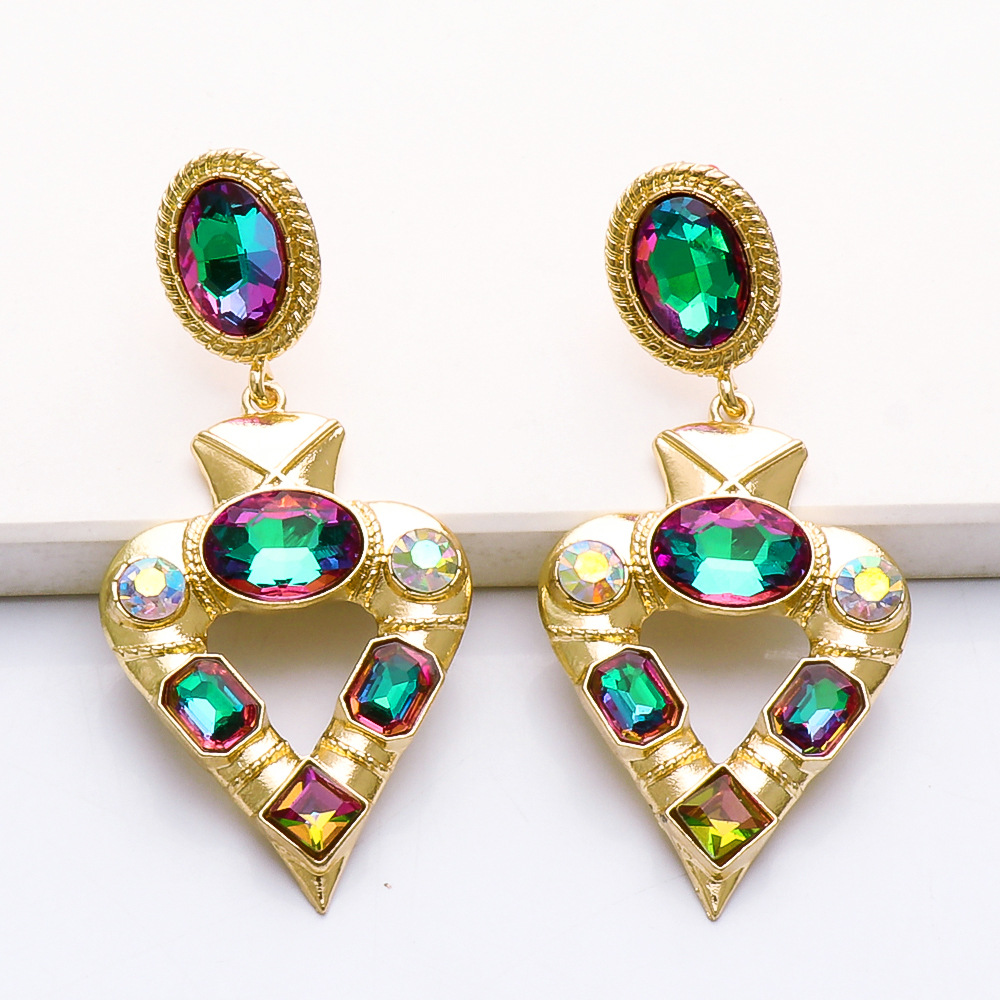 Fashion Diamond-studded Geometric Heart-shaped Earrings display picture 1