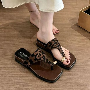 �W�t�r�ֱ��y��ֺ�¸�������Ů�⴩2026���¿��ļ���׊Aֺ����Ь