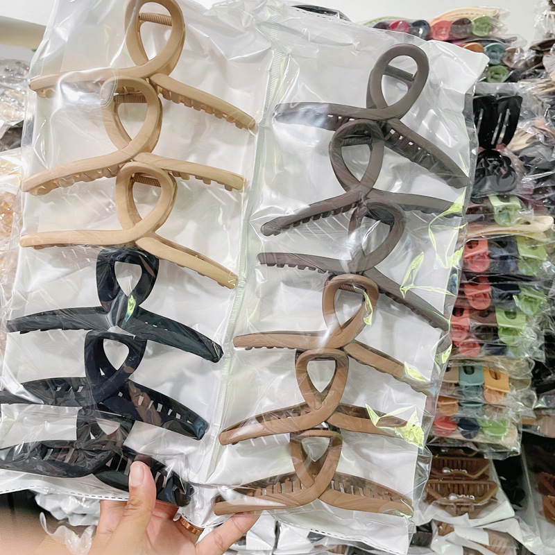 Amazon transfronteriza pintura de goma de gran tamaño clip de pelo espalda Cabeza de tiburón clip de pelo volumen multi horquilla dos yuanes accesorios para el cabello al por mayor
