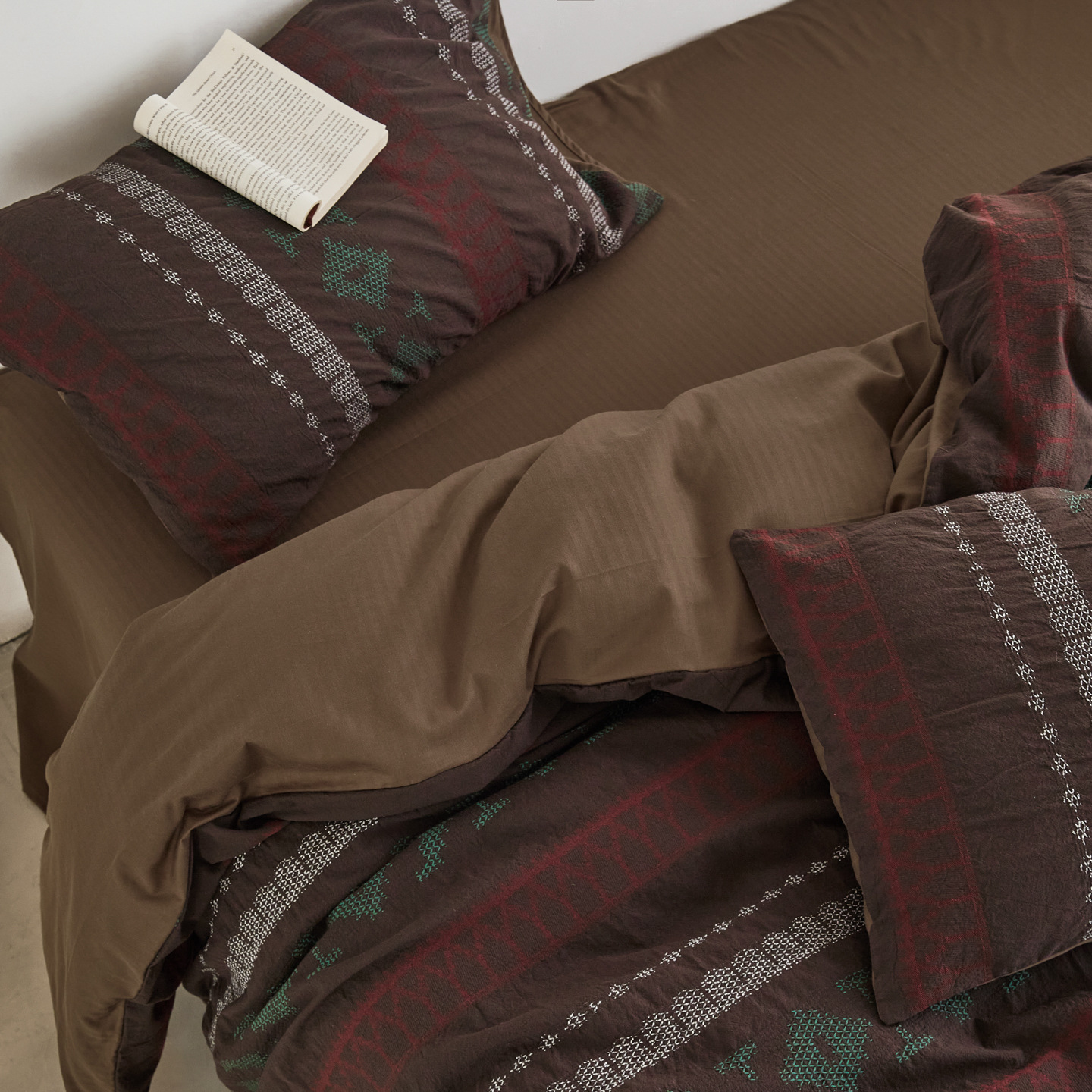 Conjunto de quatro peças minimalista retrô nórdico francês Fair Isle Story I, 100% algodão, capa de edredom jacquard tingida em fio, fronhas de algodão puro, lençol, Nor_voghion.com