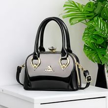 ̨��Ů��bag��Ƥ�R��������μ���r�д��Ůʿ�������������