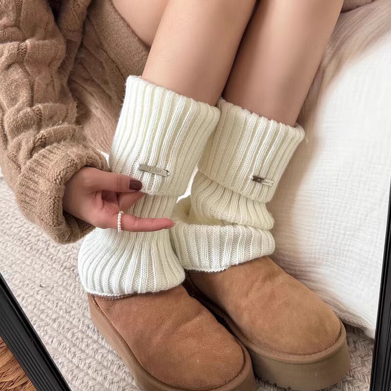 Autumn and Winter Thickened Warm Metal Label Sock Covers, Knitted Woolen Calf Socks to Wear with Snow Boots, Trendy Layering That Makes Legs Look Slimmer, Versatile