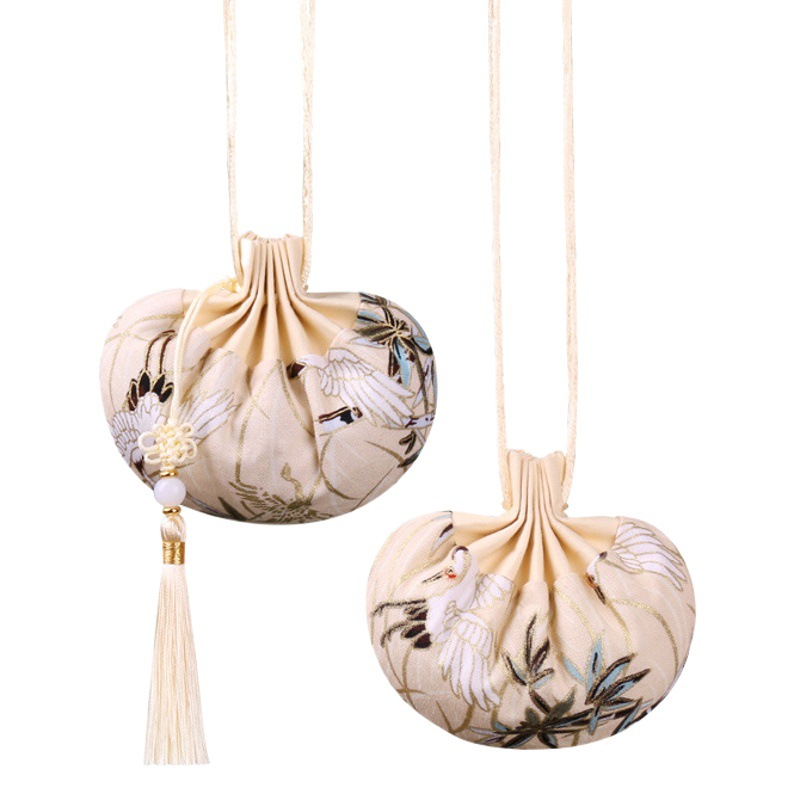 New dragon boat festival sachet sachet empty bag safe lucky bag portable small pendant ancient style Lotus bag factory direct sales