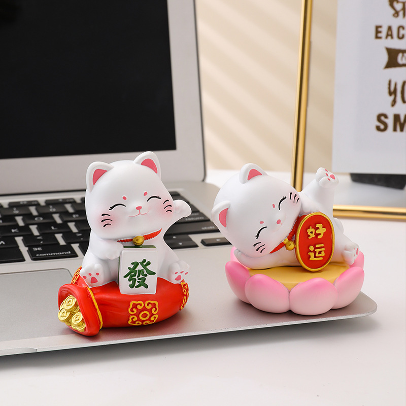Car cartoon lucky cat car advanced sense decoration center console car accessories ornaments new decompression cute