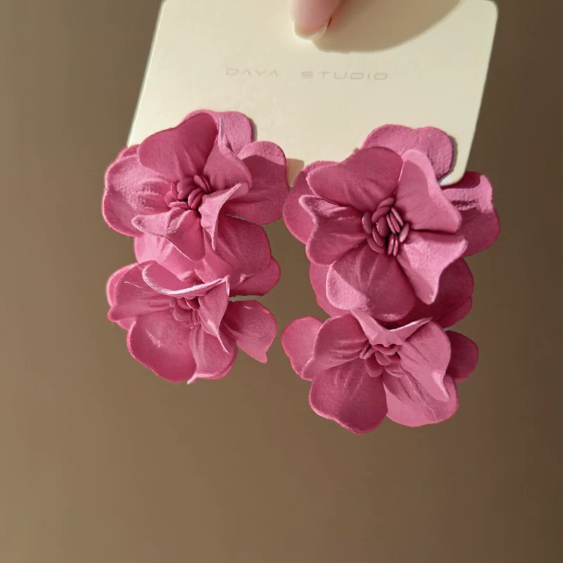 フレンチレトロな誇張された立体的な花の気質イヤリング、ホリデースタイルの妖精のような多用途のハイエンドイヤリング、超妖精のような雰囲気|undefined