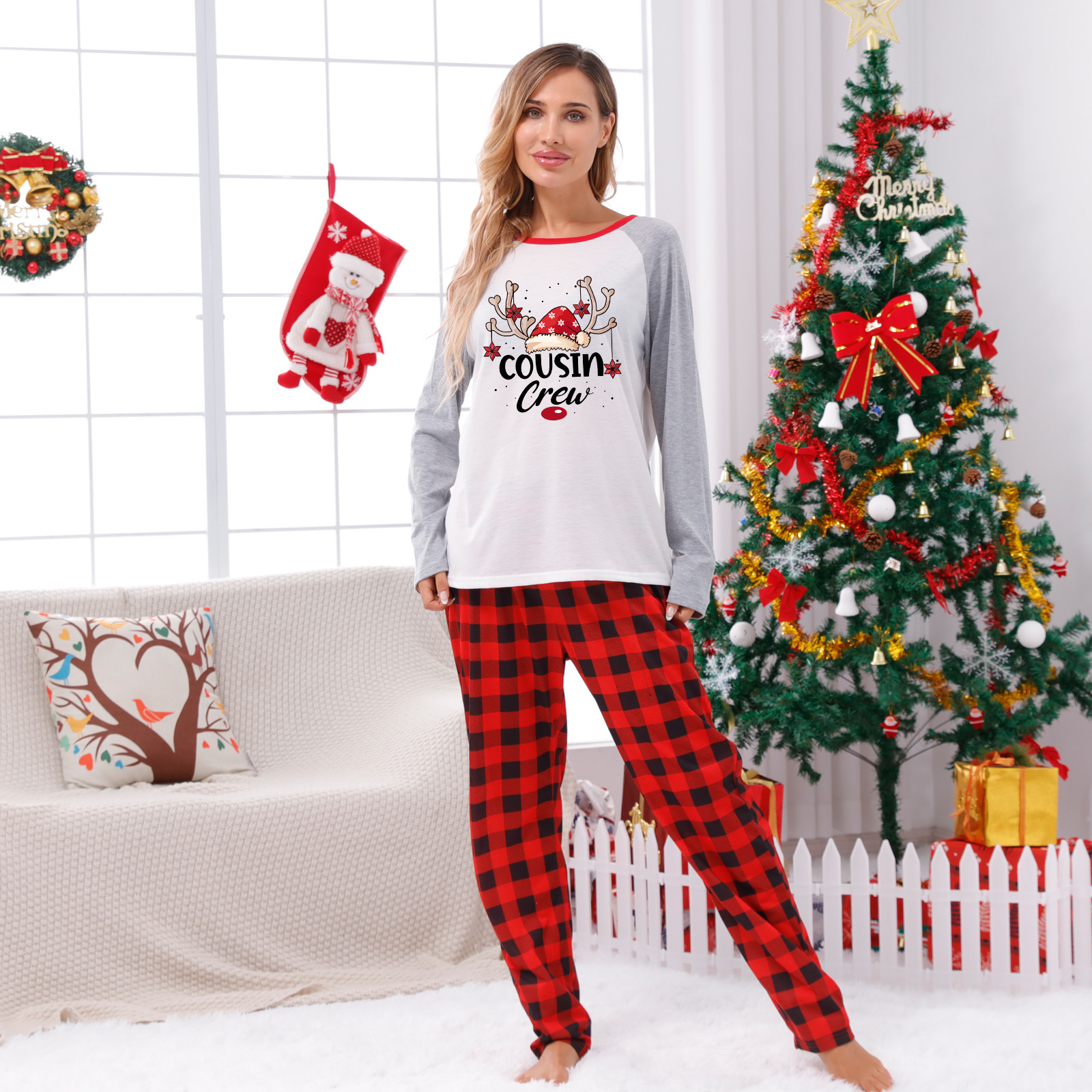 Passende Familien-Heimkleidung für Eltern und Kinder Weihnachts-Heimkleidung Eltern-Kind-Anzüge Heimkleidung mit karierten Nähten und Aufdruck_voghion.com