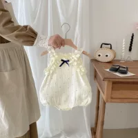 Летний хлопковый комбинезон для новорожденной девочки, тонкий, из хлопчатобумажной марли, в слюнявчике.