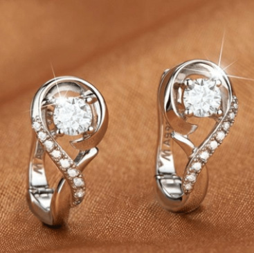 Qibi Amazon Venta caliente titanio acero epoxi suerte trébol de cuatro hojas pulsera amor colgante collar al por mayor