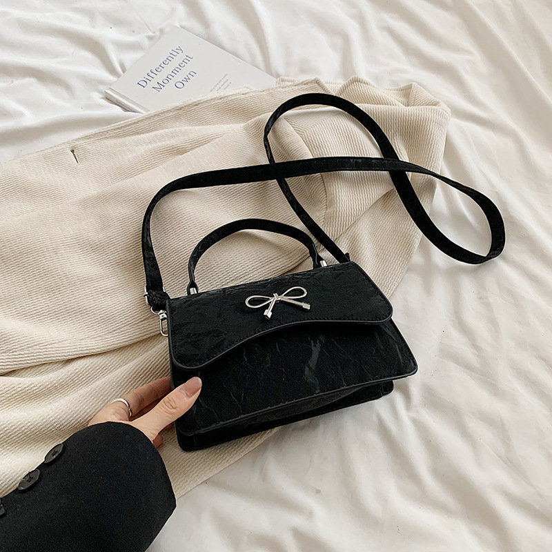 2024 bolso pequeño nuevo estilo mariposa hermosa bolso de mano estilo de moda personalidad ocio nicho bolso pequeño chain backpack