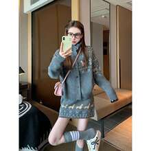 ����ë����װŮС���Ӵ���һ����2025�¿��＾�����֯����������