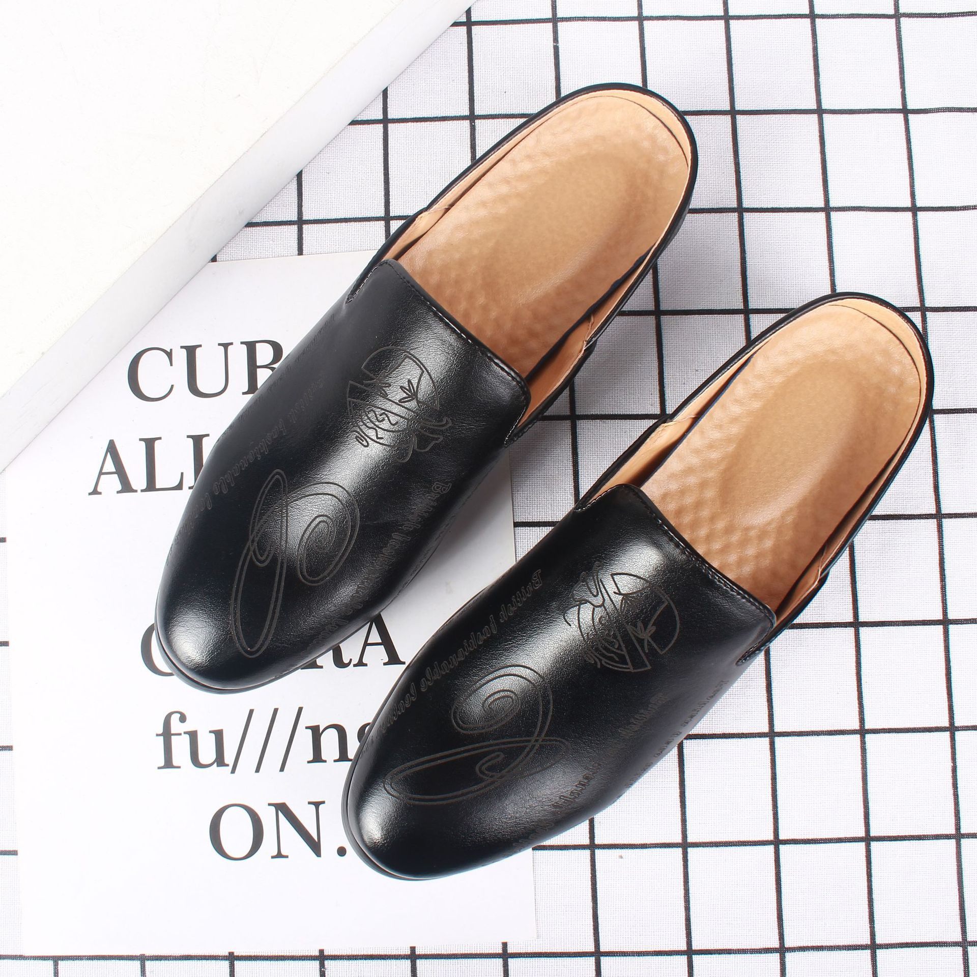 �ļ��׽����к�ɫ���԰���Ь��2021�¿���ʿ�⴩С��ƤЬ����Ь71