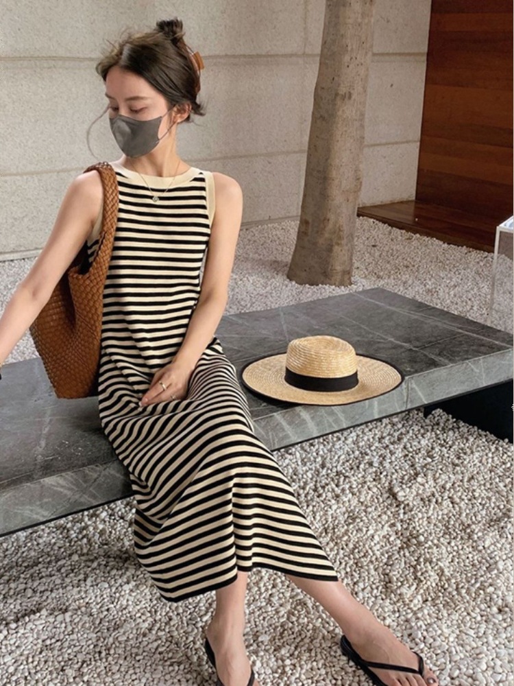 Đầm maxi nữ dây đeo sọc mơ phong cách Hepburn không tay — sọc mơ