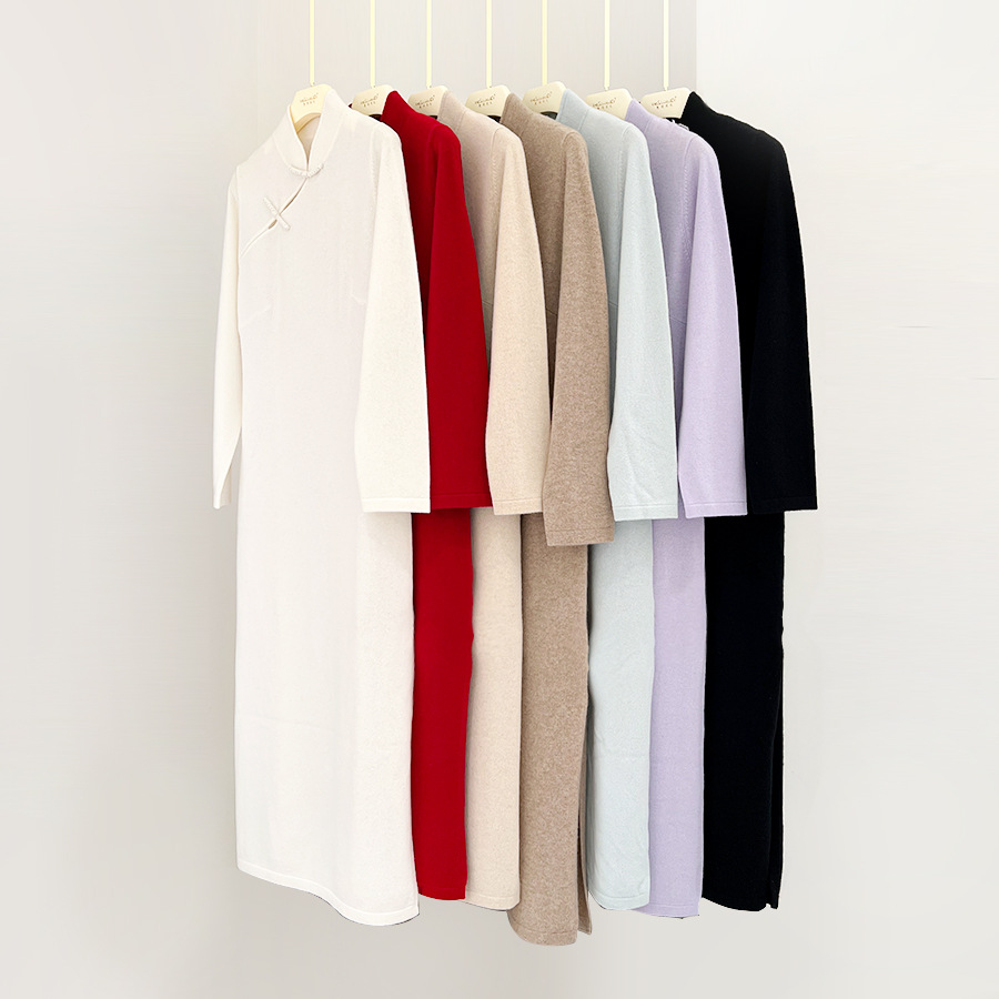 秋冬新款一字扣斜襟改良新中式旗袍羊绒连衣裙侧开叉减龄针织裙袍