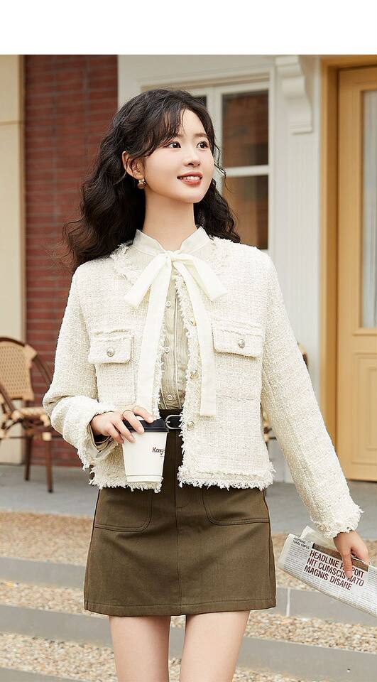 Áo khoác nữ ngắn dáng vải tweed viền tua rua, tay dài, form rộng — Hồng ngó sen chi tiết 9