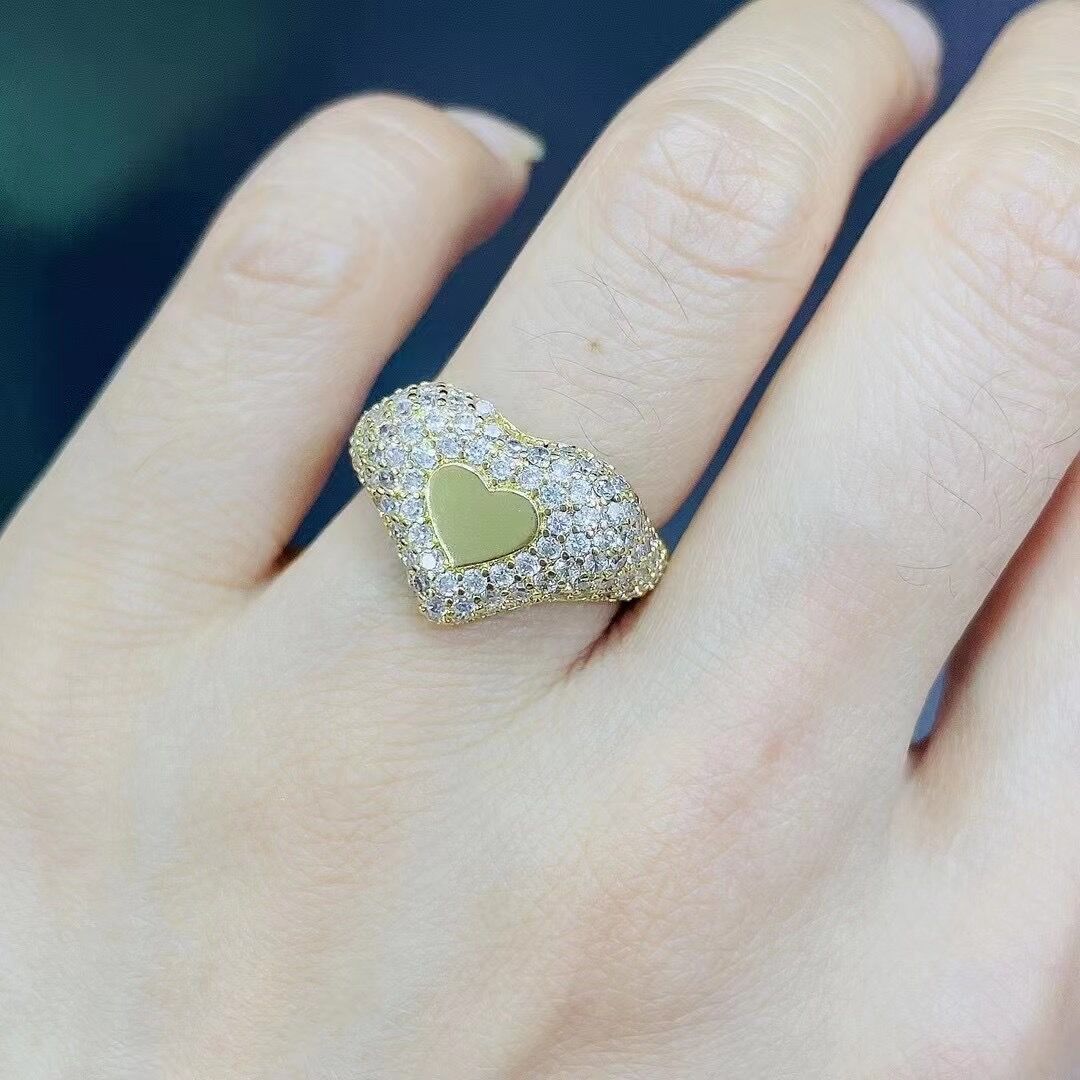 Anillo De Corazón De Amor Con Joyas De Estilo Coreano Anillo De Circonio En Forma De Corazón Simple Fresco Para Mujer Anillo De Dedo Índice Personalizado Al Por Mayor display picture 1