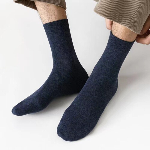 Wholesale men's socks, cotton socks, mid-calf socks, autumn and winter deodorant and deodorant cotton socks, solid color, versatile business men's socks