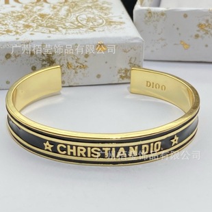 ���ĵϼҎ��������Ǭm���_�����CŮd�Һڰ׃�ɫ�W��CD�֭hŮ���l
