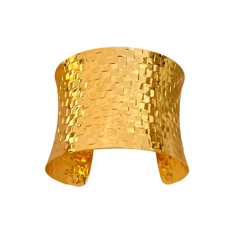 Pulsera tejida hueca europea y americana de estilo explosivo, brazalete de mujer de lujo ligero, pulsera de temperamento de alta gama, novia, el mismo estilo, joyería atmosférica