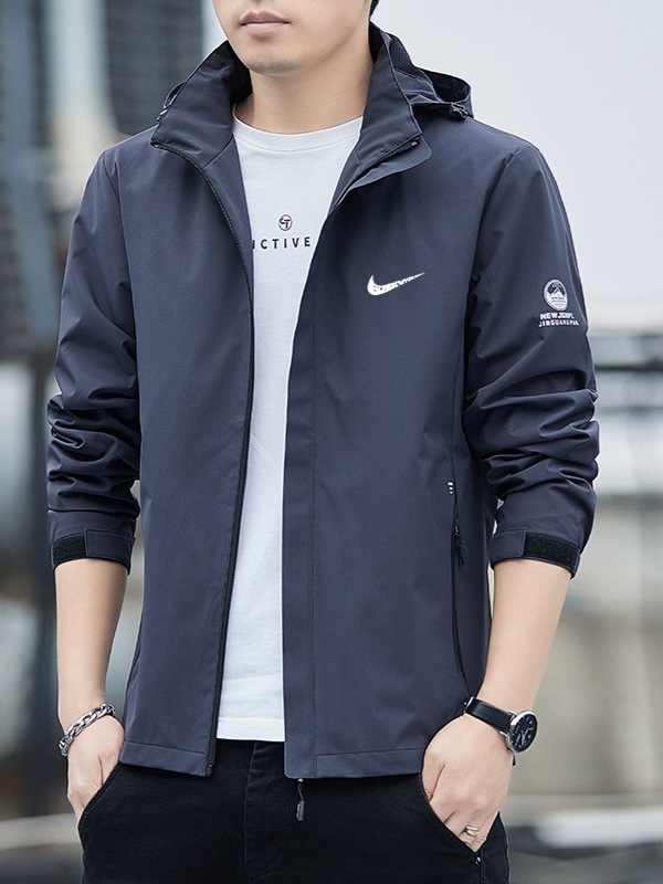 Outdoor men's trendy casual windproof and waterproof jacket for spring and autumn, suitable for hiking and mountaineering, with a loose and stylish fit