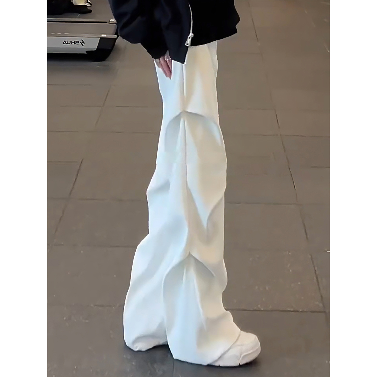 White Pleated Flared Trousers with a High-End Drape Effect, Men's Summer Simple Versatile Straight-Leg Casual Long Pants