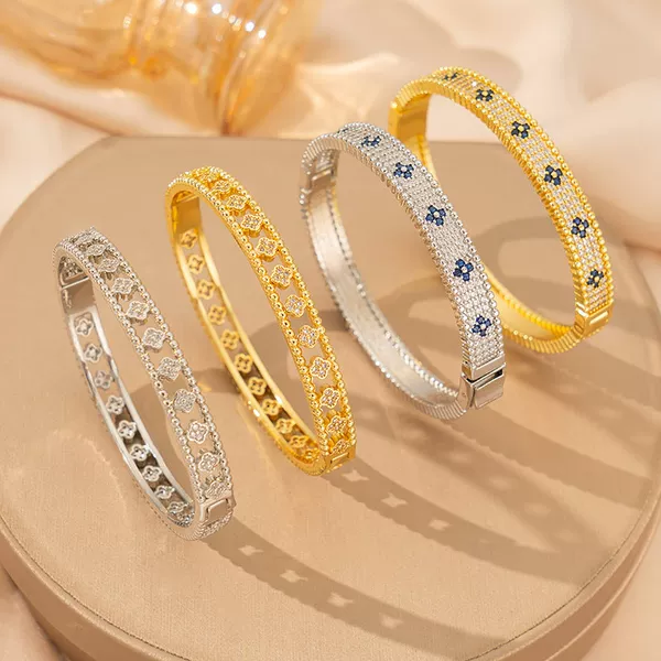Cross-Border Hot-Selling Light Luxury Versatile Micro-Encrusted Four-Leaf Clover Bracelet with Niche High-End Design, Simple and Elegant Jewelry Wholesale