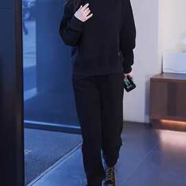 春秋时尚休闲套装女2023年新款气质感黑色圆领套头卫衣两件套