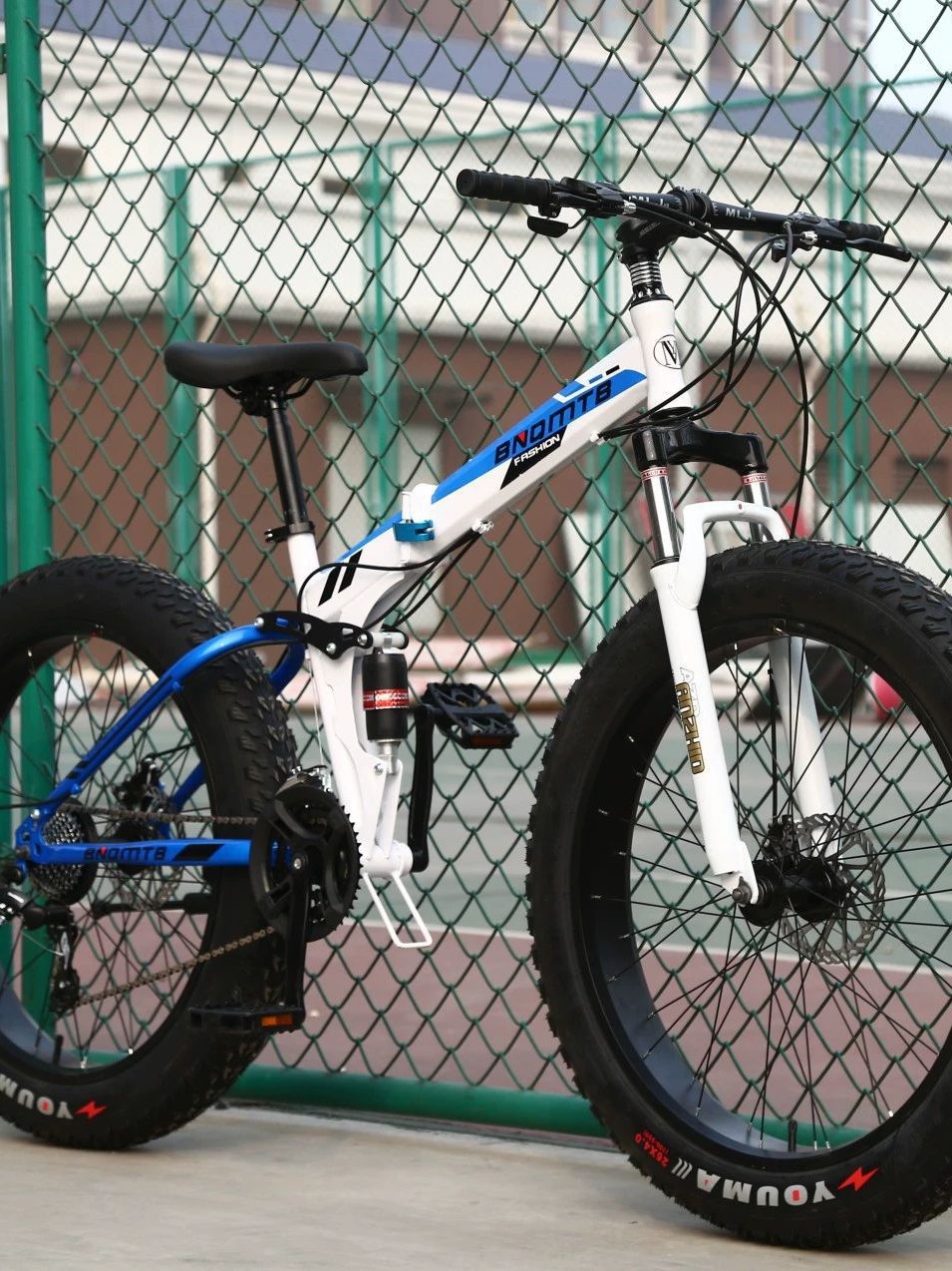 Fábrica directa de 26 pulgadas bicicletas de montaña 27 velocidades plegables 4.0 neumáticos grandes para adultos bicicletas para hombres y mujeres