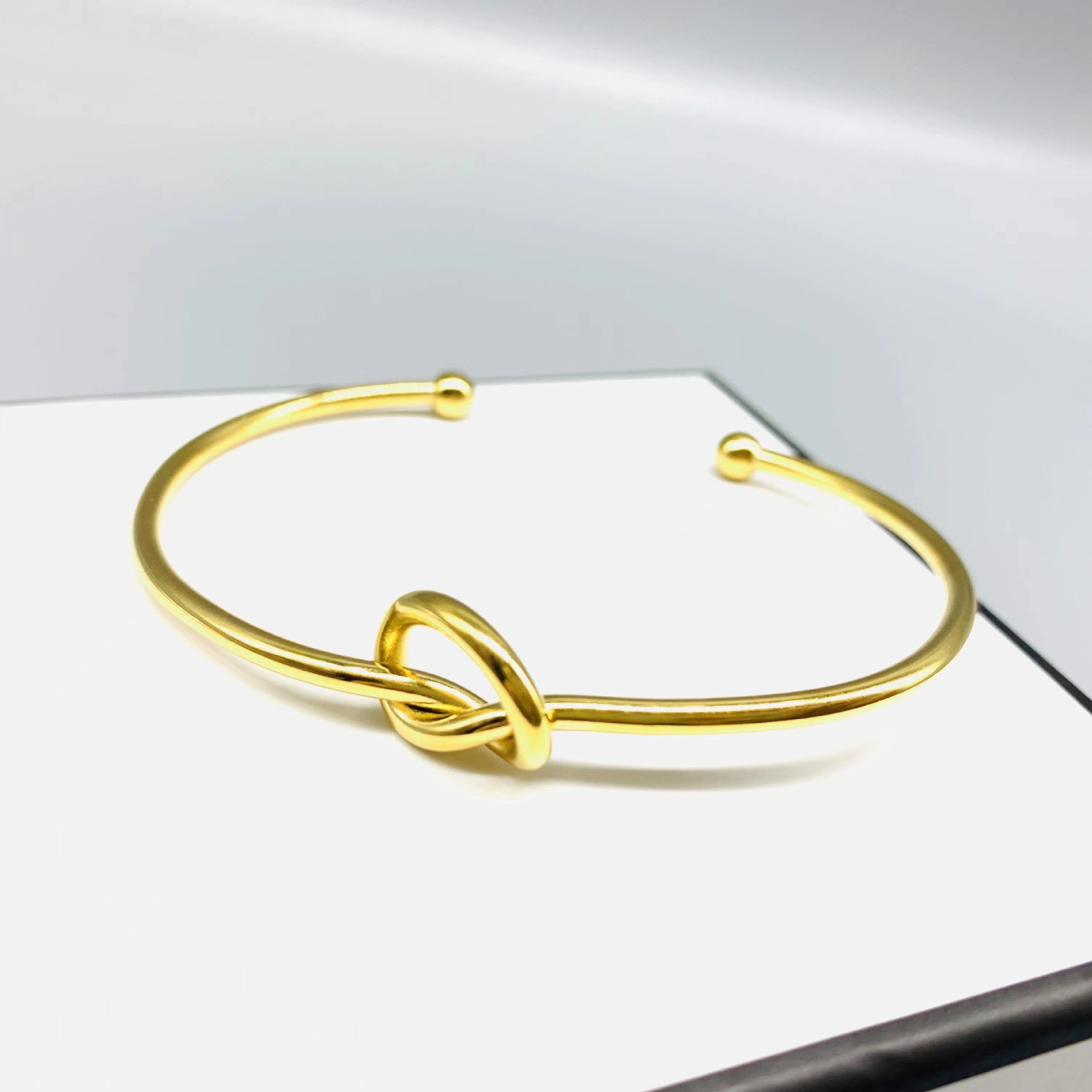 27911b6c7636102d00e618b3e4d3cd