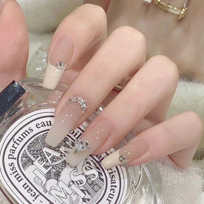 Pure Desire Nude Color Fairy Diamond-Enhanced Whitening Detachable Wearable Long Fake Nails Finished Nail Art Stickers Nail Patches
