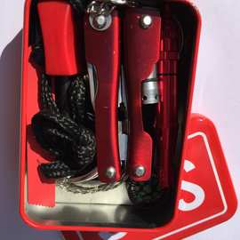 野营多功能工具装备套装 急救盒应急用品 求生户外自救生存装备