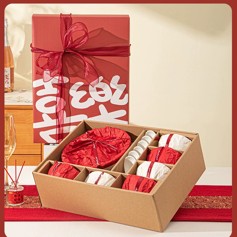 Ceramic Tableware Festive Gift Set, Dinnerware for 4–6, Bowls Plates Spoons & Gift Bag