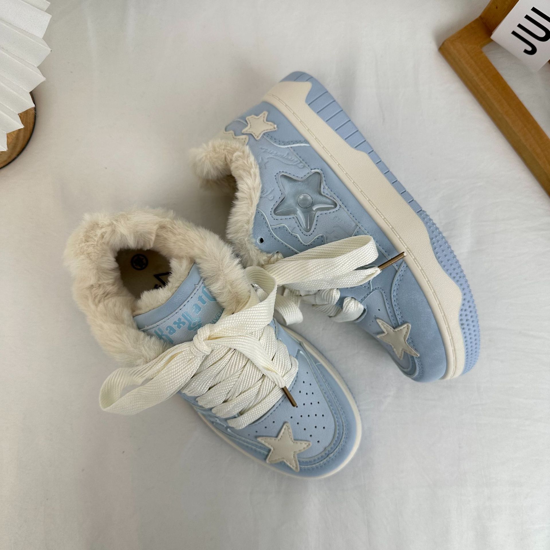 Zapatos de algodón de onda lejana para mujer, zapatos de plataforma de todo fósforo más zapatillas de terciopelo, invierno 2025 nuevo estilo, zapatos de mujer cálidos coreanos, cabello
