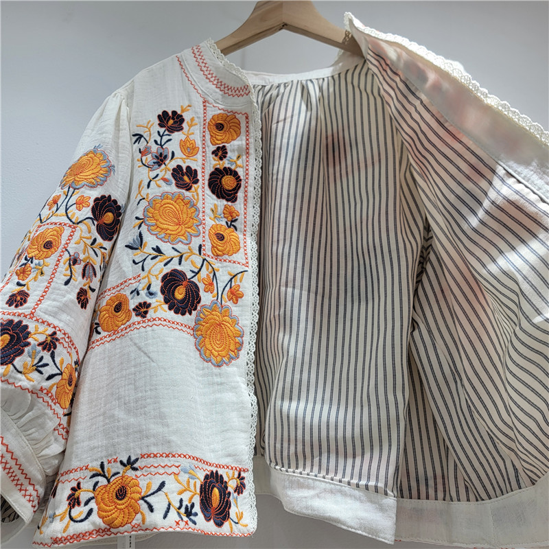 Retro, único y elegante, hermosa camisa pequeña, camisa de algodón y lino, chaqueta femenina, nueva blusa de estilo nacional de verano 2026
