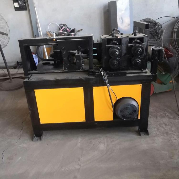 Máquina enderezadora de barras de acero CNC automática hidráulica pequeña máquina enderezadora de acero roscada CNC automática