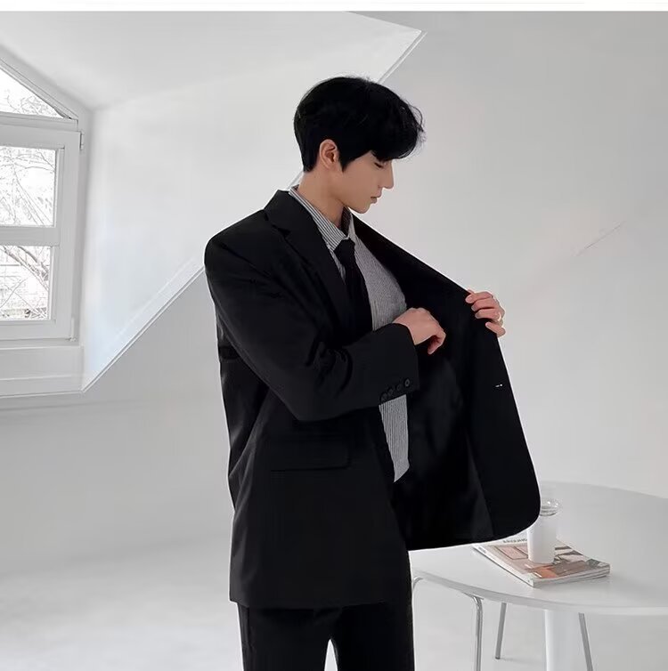 검은색