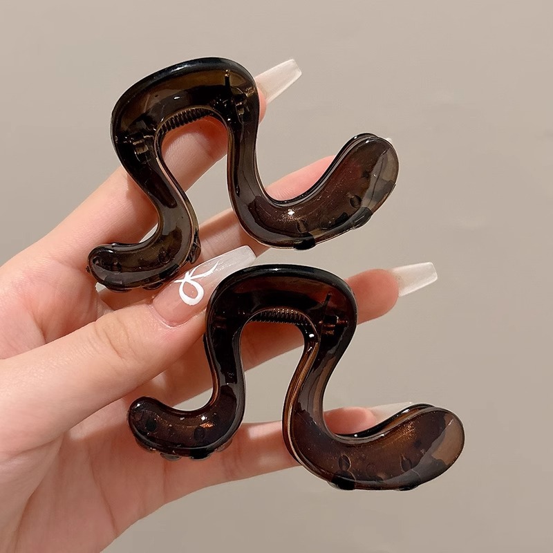 Color curry retro clip de agarre geométrico para mujeres 2025 nuevo clip de tiburón de cabello pequeño clip de cabello de medio atado clip de cabello