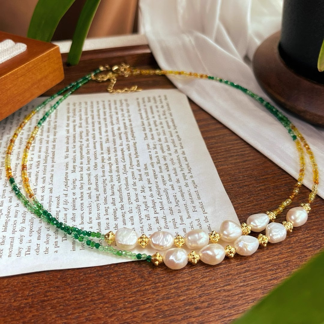 Natural Freshwater Baroque Pearl Necklace with Artificial Gradient Crystal Baby Beads Clavicle Chain for Women