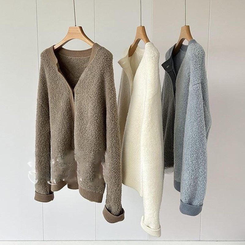Discount Brand Foreign Trade Surplus Women's Lamb Wool Knitwear 2025 Autumn V-Neck Outerwear Trendy