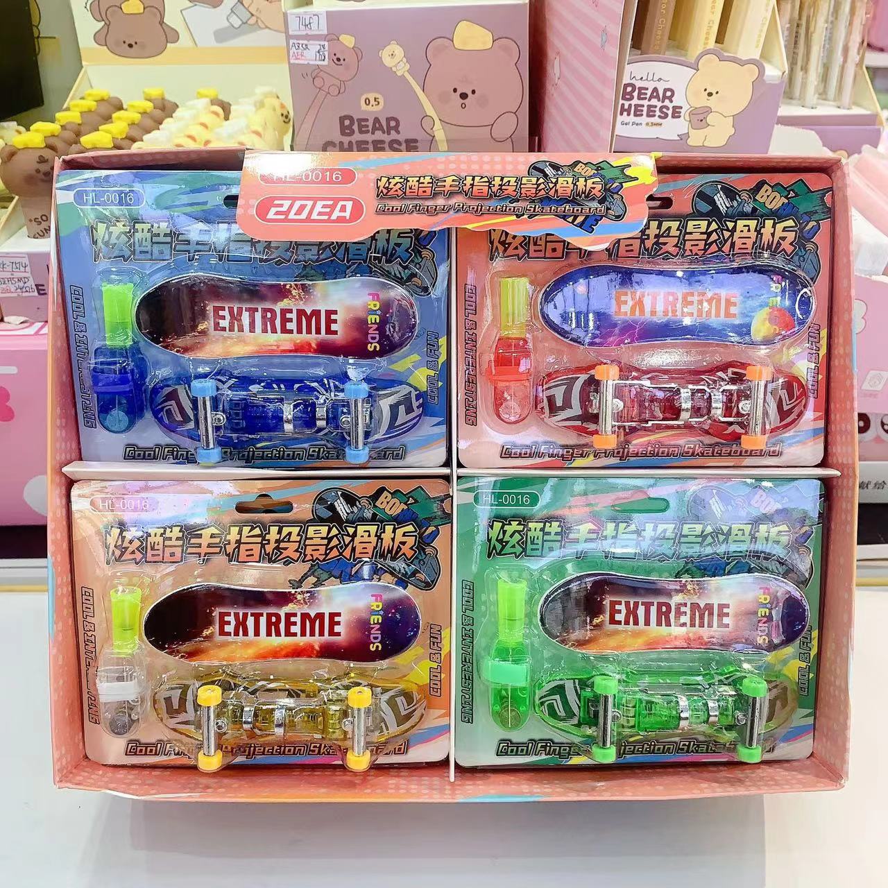 Foreign Trade Finger Toy Projection Skateboard, Cool Glowing Desktop Toy, Available at School Surroundings, for Boys and Children, Four-Wheel