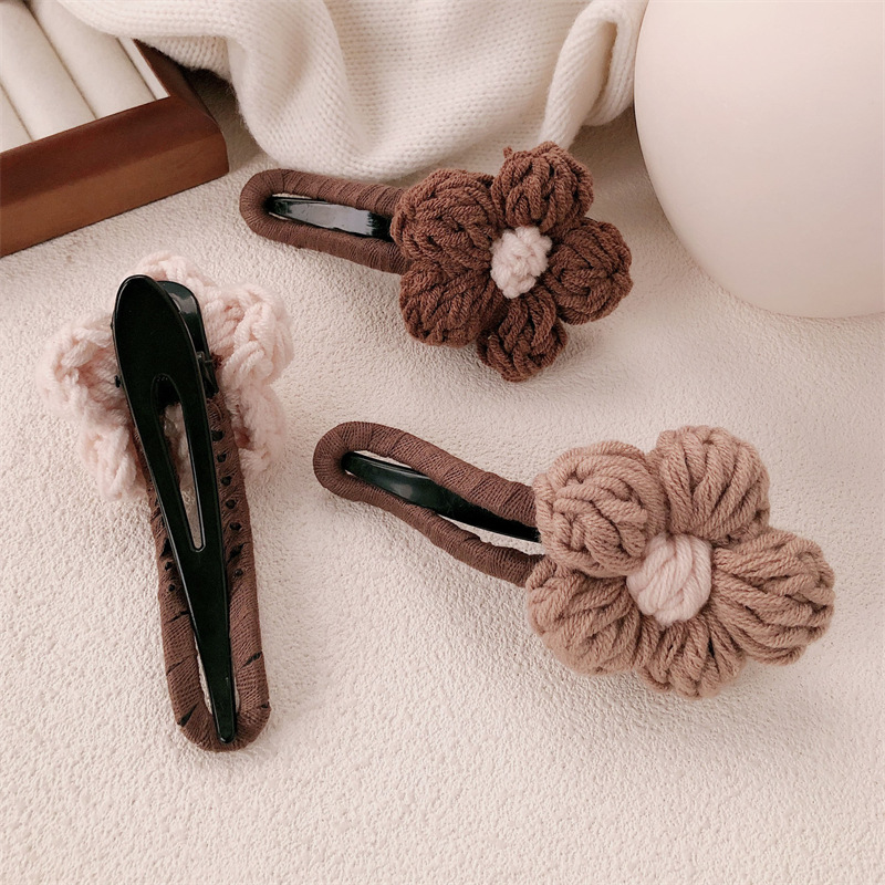 Otoño y invierno flores de peluche clip de cabello de cabeza de mujer clip de cabello de alta sensación clip de boca de pato clip de tiburón adornamiento