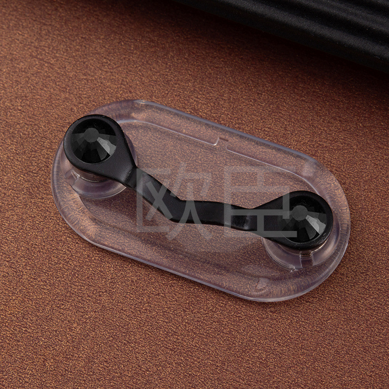 クロスボーダー爆型磁気眼鏡スタンド磁気吸引v型ブローチ工番札棚クリエイティブ磁気服イヤホンクリップ