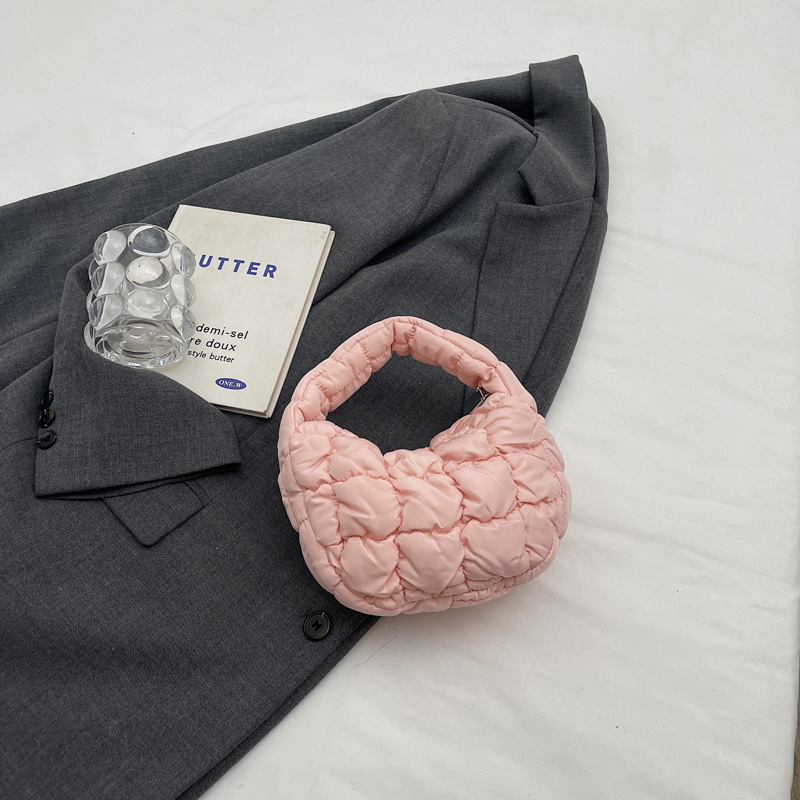 Bolso de nube a cuadros plisados coreanos al por mayor Bolso de axilas 2024 Nuevo estilo de plumón Mini bolso de moda