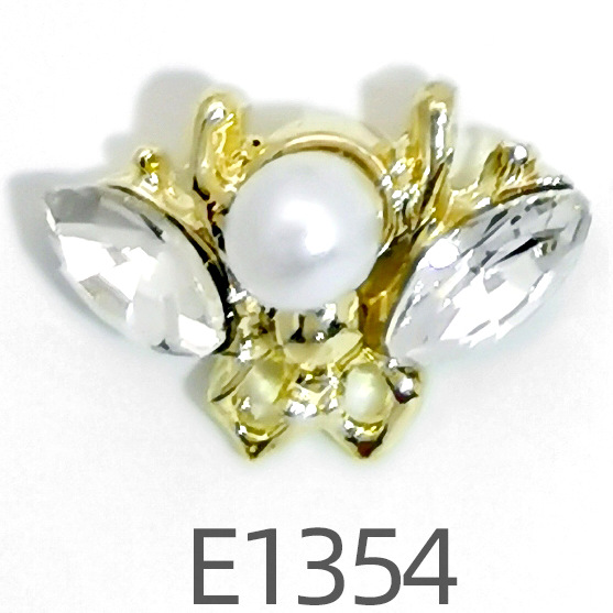 Internet celebridad nueva aleación de uñas joyería diamante lote mixto Opal mariposa perla abeja uñas rhinestone fábrica al por mayor