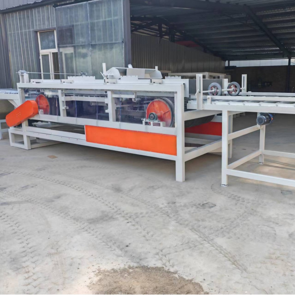 大城宏达数控厂提供硅质聚苯板成套设备 规格预订