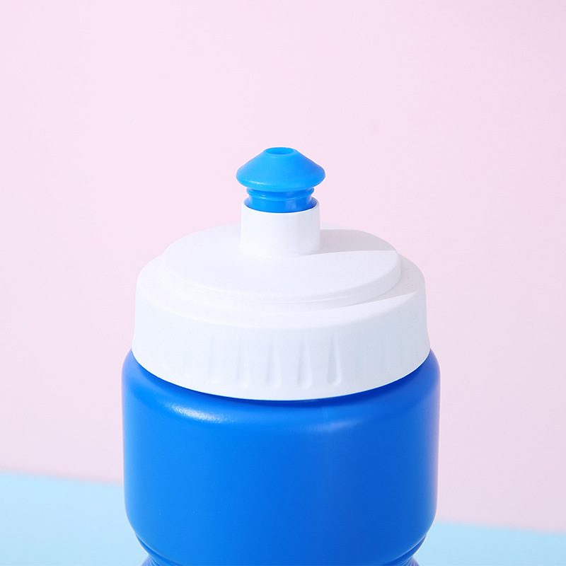 Factory Wholesale Colorful Sports Plastic Water Cup Squeeze Straw Hiking Outdoor 750ml Sports Water Bottle