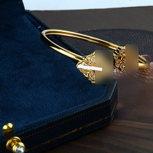 跨境新款宫廷风拉丝手镯女 18k金白贝母饰品精致百搭高级感手环